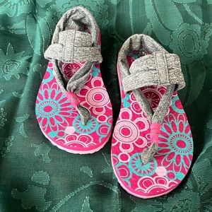 Skechers Girls Meditation Pink And Gray Sandals